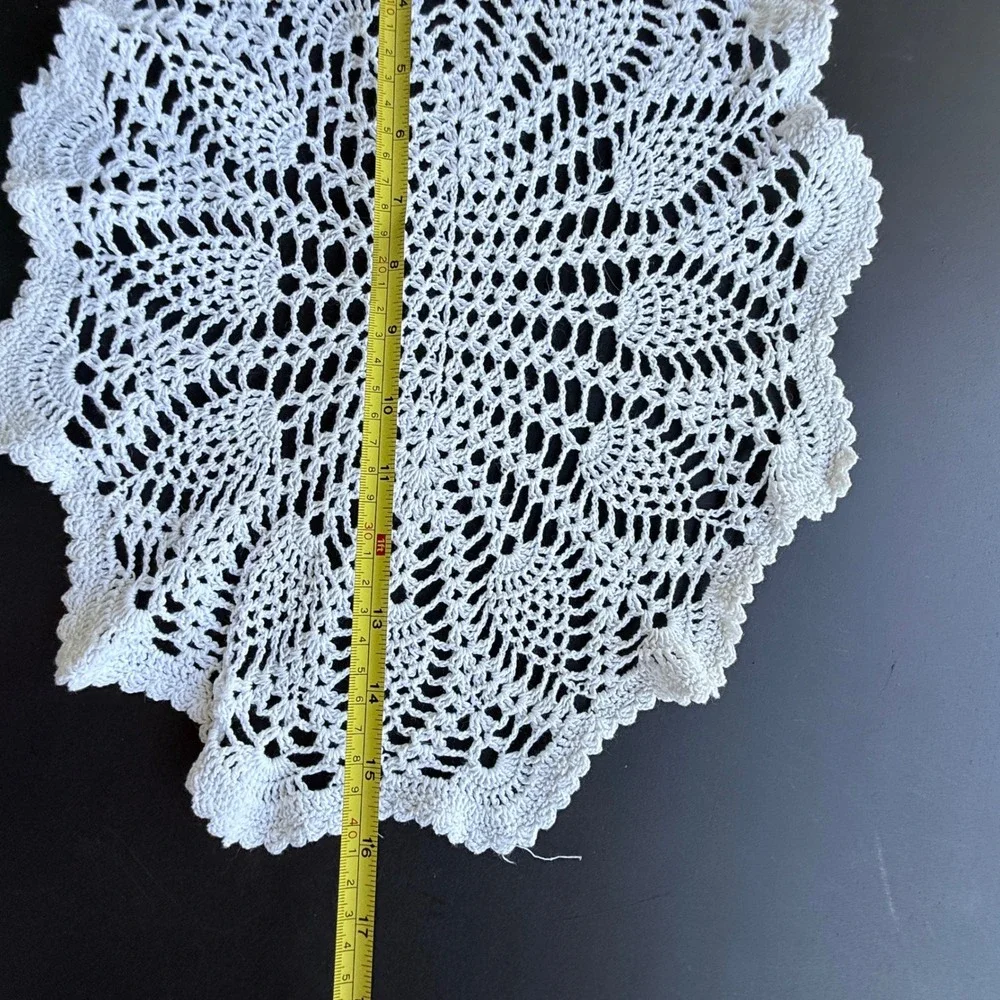 Vintage White Crochet Lace Doily Pineapple Pattern Oval Table Topper 16x13